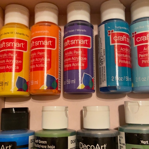 All purpose acrylic paint - Picture 3 of 8